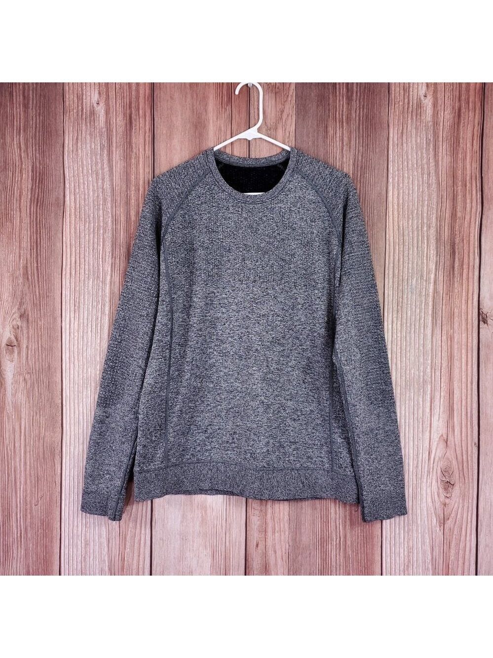 *READ* Lululemon Mens Medium Engineered Warmth Long Sleeve Crew Top Gray
